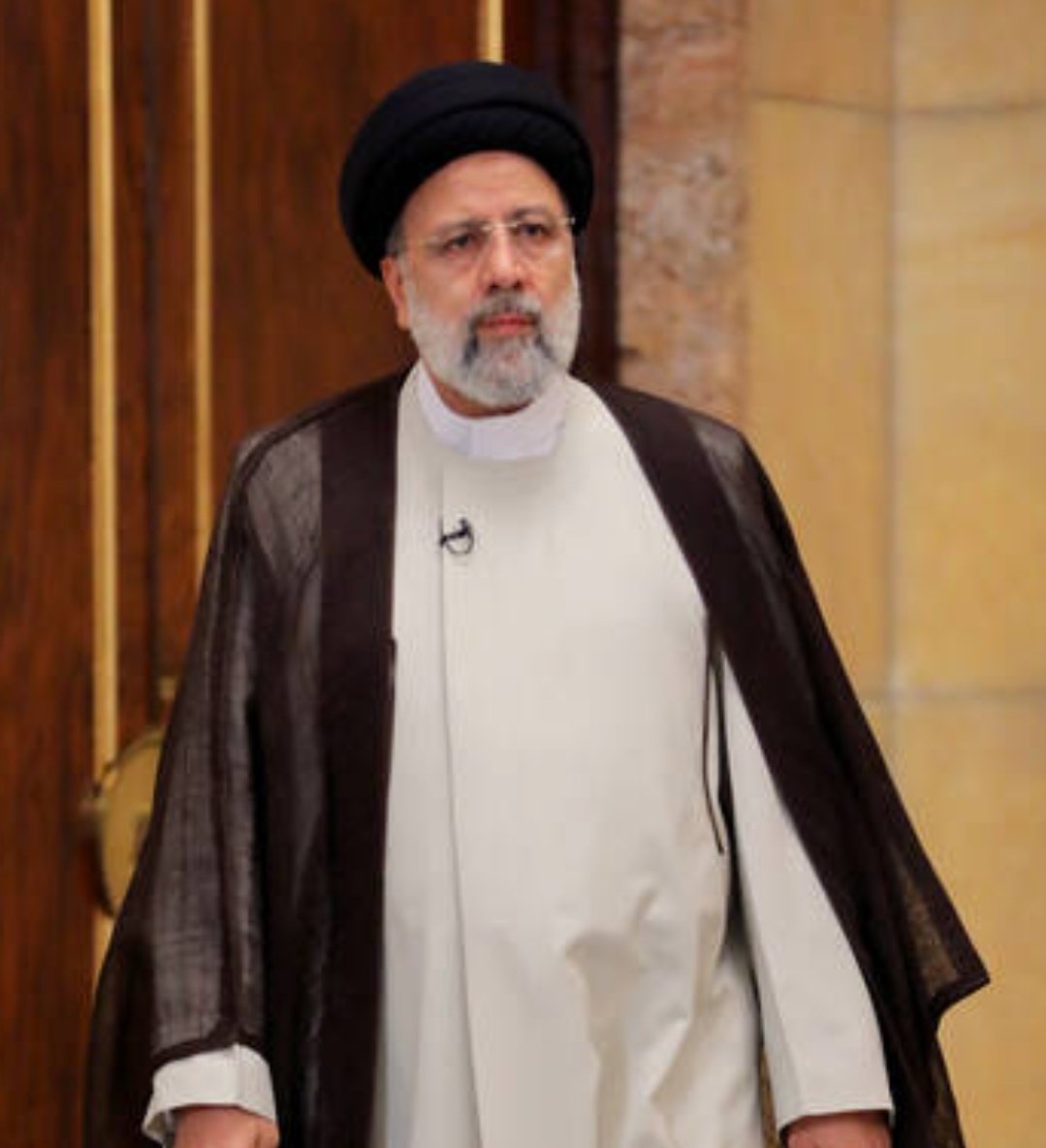 فراموش شدی
گویی که هیچ گوهی نبودی !
#هلیکتلت