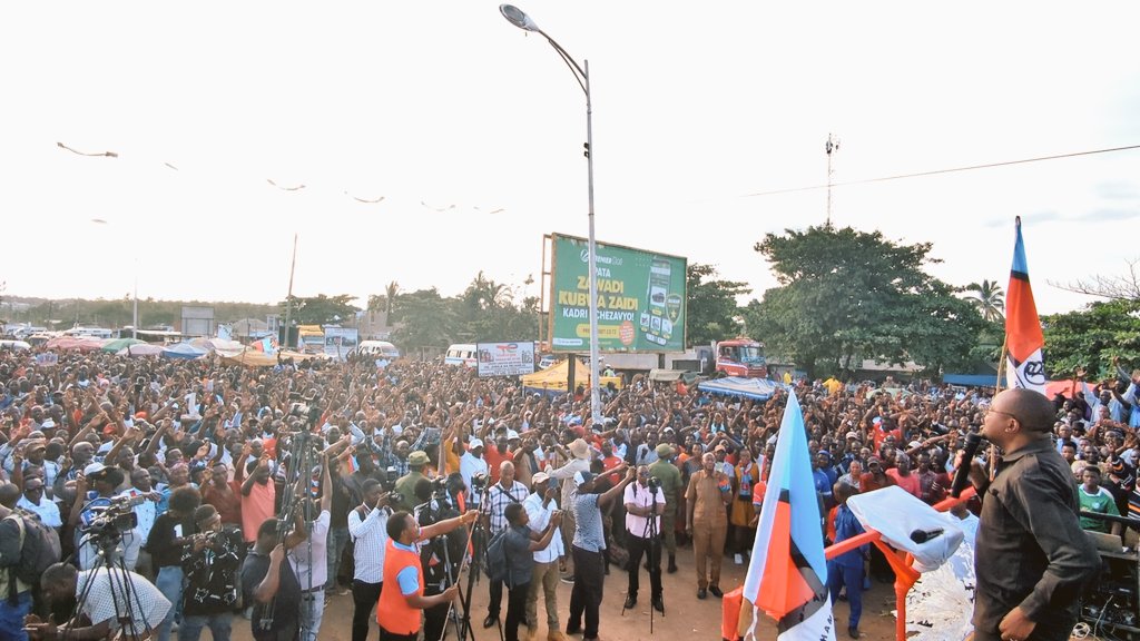 Asa itakuwaje..? 
Wananchi wenyewe  ndo kama hawa.
Raia wamegoma kabisaaa.

Kesi ishakuwa ngumu hii.