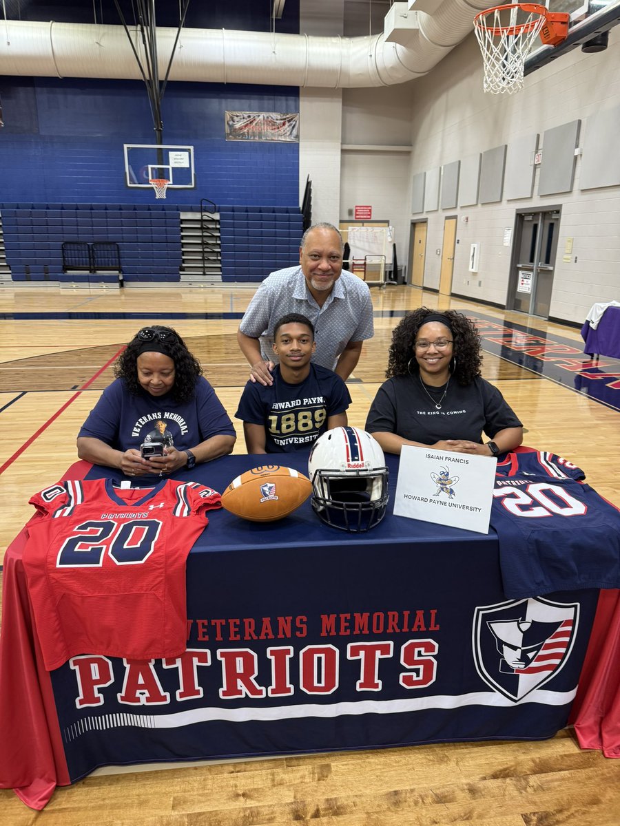 Veterans Memorial Football™️ (@saveteransfball) on Twitter photo Congratulations to @ifrancis47 and his family on signing his letter of intent to continue his academic and football career! #EETEDT #PATRIOTNATION <a href="/JISD_ATHLETICS/">Judson ISD Athletics</a> <a href="/JudsonISD/">Judson ISD 🍎</a> <a href="/SAVeteransHS/">Veterans Memorial High School</a> Congratulations to @ifrancis47 and his family on signing his letter of intent to continue his academic and football career! #EETEDT #PATRIOTNATION <a href="/JISD_ATHLETICS/">Judson ISD Athletics</a> <a href="/JudsonISD/">Judson ISD 🍎</a> <a href="/SAVeteransHS/">Veterans Memorial High School</a>