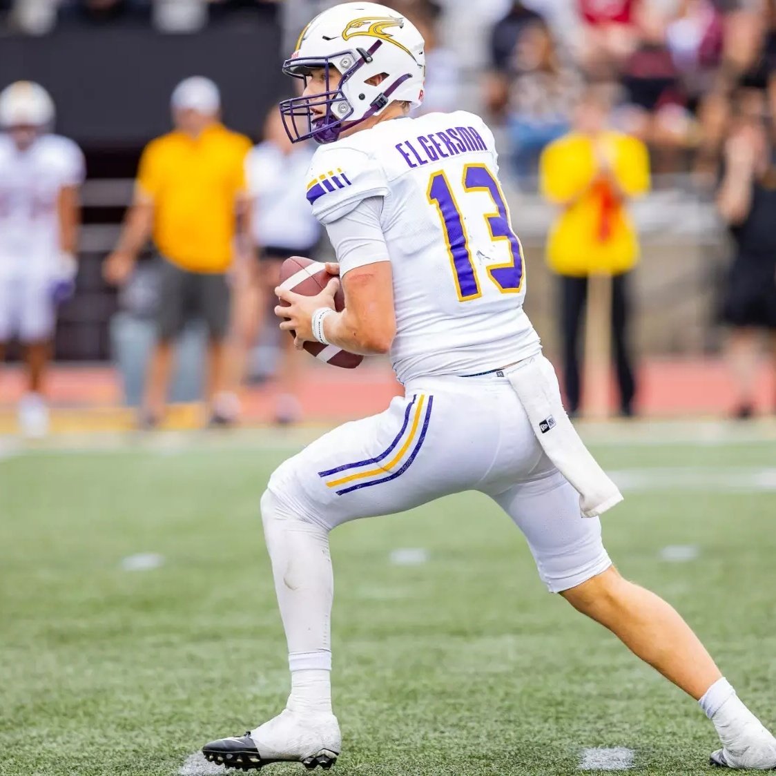 Alex McComb (@alexmmccomb) on Twitter photo Laurier QB Taylor Elgersma (<a href="/ElgersmaTaylor/">Taylor Elgersma</a>) is swapping purple for green, but keeping the gold, signing with the Green Bay Packers on Monday, per <a href="/TomPelissero/">Tom Pelissero</a>.
Packers QBs:
๐ง Jordan Love
๐ง Malik Willis
๐ง Sean Clifford
๐ Taylor Elgersma
๐ธ <a href="/laurel_jarvis/">Laurel Jarvis</a>/<a href="/WLUAthletics/">Laurier Golden Hawks</a> Laurier QB Taylor Elgersma (<a href="/ElgersmaTaylor/">Taylor Elgersma</a>) is swapping purple for green, but keeping the gold, signing with the Green Bay Packers on Monday, per <a href="/TomPelissero/">Tom Pelissero</a>.
Packers QBs:
๐ง Jordan Love
๐ง Malik Willis
๐ง Sean Clifford
๐ Taylor Elgersma
๐ธ <a href="/laurel_jarvis/">Laurel Jarvis</a>/<a href="/WLUAthletics/">Laurier Golden Hawks</a>