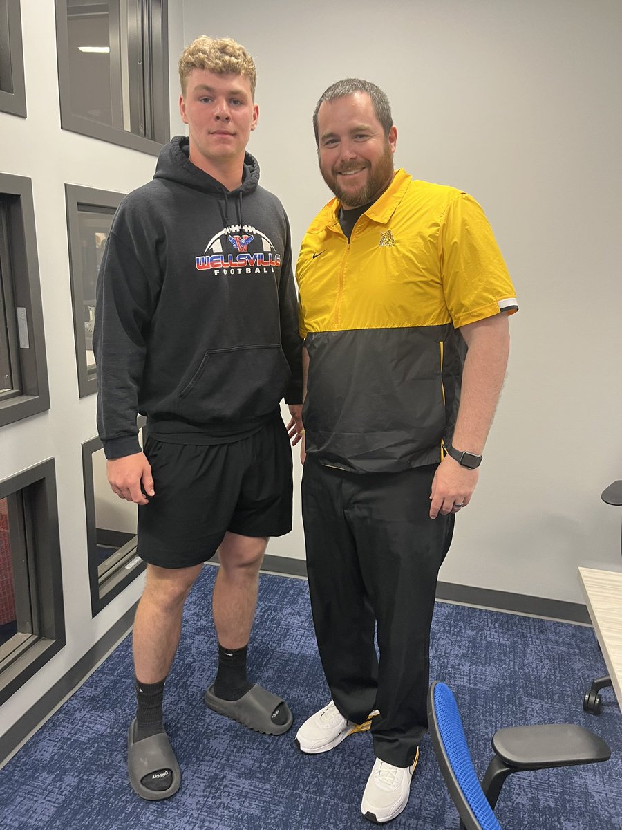 Wyatt Brungardt (@wyattbrungardt_) on Twitter photo I appreciate <a href="/CoachStLouis/">Patrick St. Louis</a> for stopping by and talking with me today. 🟡⚫️
<a href="/CoachGalloM/">Michael Gallo</a>
<a href="/TylerFenwick2/">Tyler Fenwick</a> I appreciate <a href="/CoachStLouis/">Patrick St. Louis</a> for stopping by and talking with me today. 🟡⚫️
<a href="/CoachGalloM/">Michael Gallo</a>
<a href="/TylerFenwick2/">Tyler Fenwick</a>