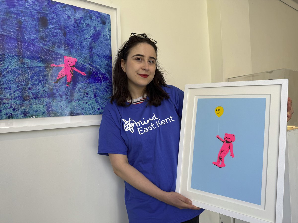 It's Mental Health Awareness Week and to help encourage positive conversations around wellbeing and mental health East Kent Mind is promoting its #WearItBlue initiative.

Dani from Lilford Gallery #Canterbury is supporting the campaign.

Visit: eastkentmind.org.uk/wearitblue