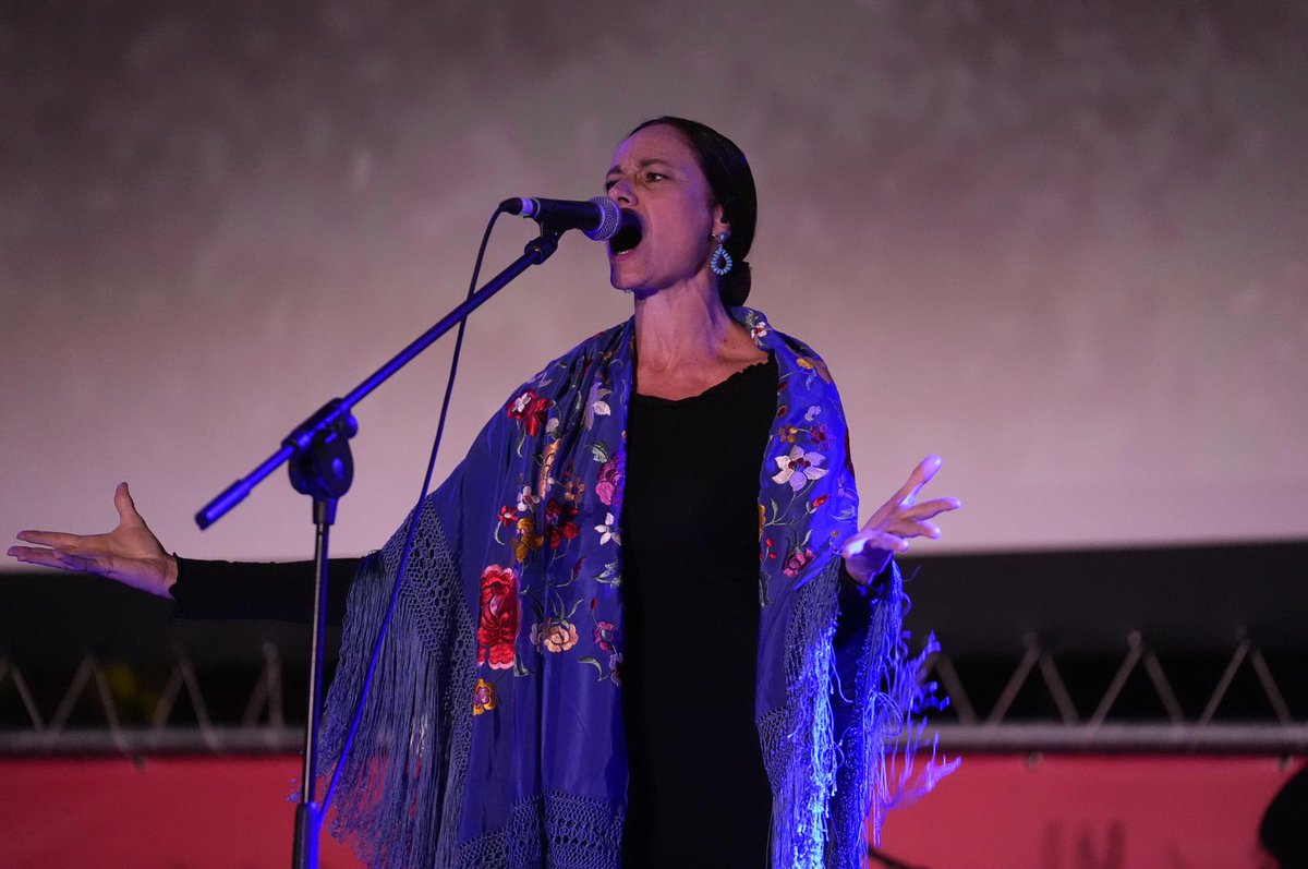 🌸Por San Isidro recordamos a <a href="/UrsariaMadrid/">Ursaria</a> y su paso por el #FDI24 con SEXO, CHURROS Y ESPIRITISMO: un viaje por la música madrileña.

"El día en que dejó de atarse la docenita de churros con un junco del Manzanares… se desbarató el orden cósmico."

Madrid, mística y castiza🎶