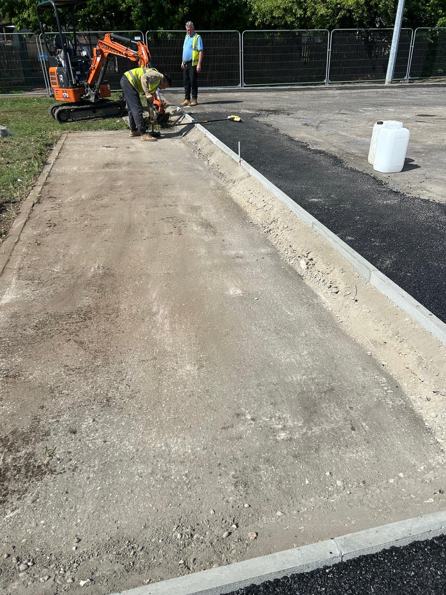 Works are progressing well at Cotswold Sport Centre in Reading, where we’re transforming an old tarmac court into a state-of-the-art 3G pitch. ⚽

This upgrade includes new edging, fencing, and improved floodlighting, all designed to enhance local playing conditions.  ⚒️
