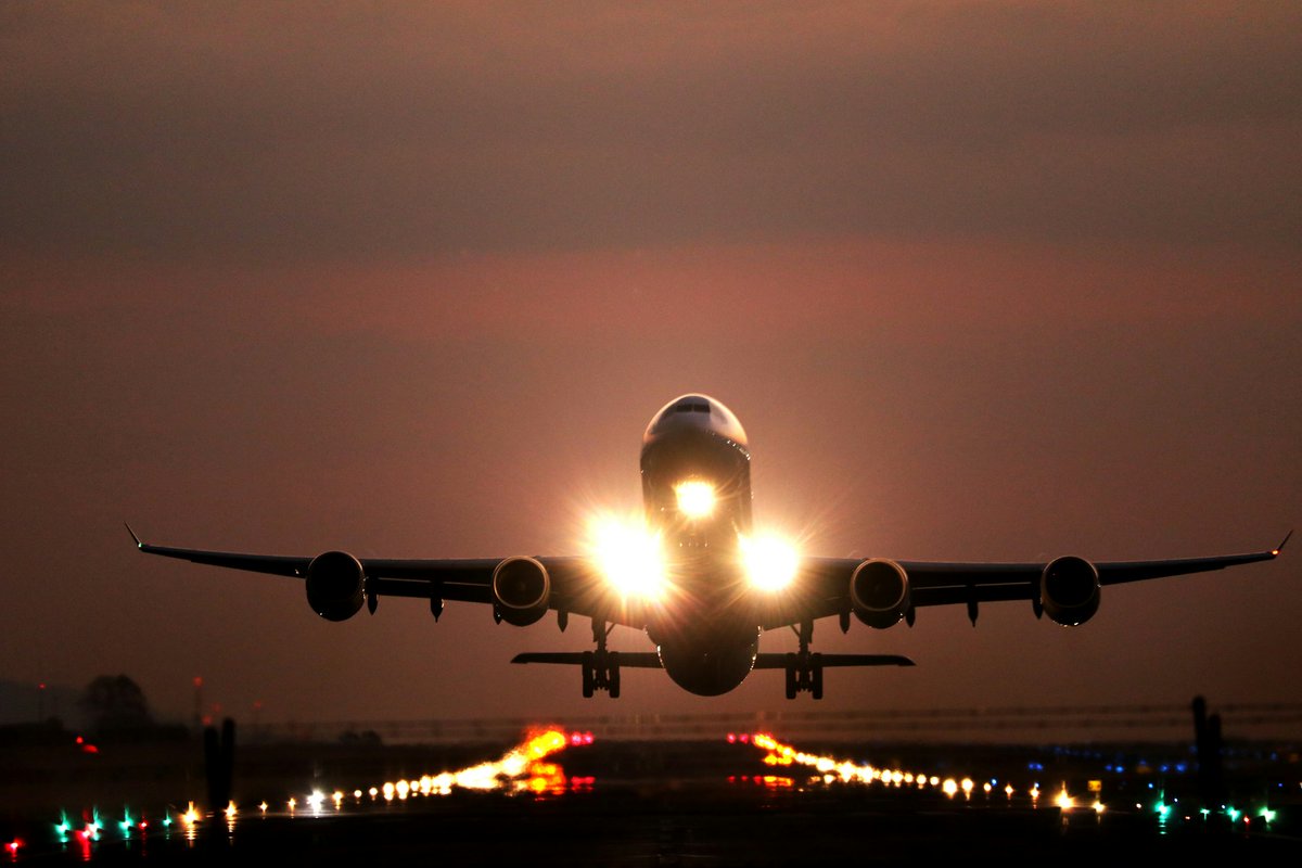 🛫 Join the UK’s leading academics on aviation politics, Profs Steven Griggs &amp; David Howarth, for 'Airport Expansion and Post-Aviation Futures' organised by our Post-Growth Planning Research Cluster.

📅 Thursday 22 May, 12:00 pm–2:00 pm

🔗 Register: eventbrite.co.uk/e/airport-expa…