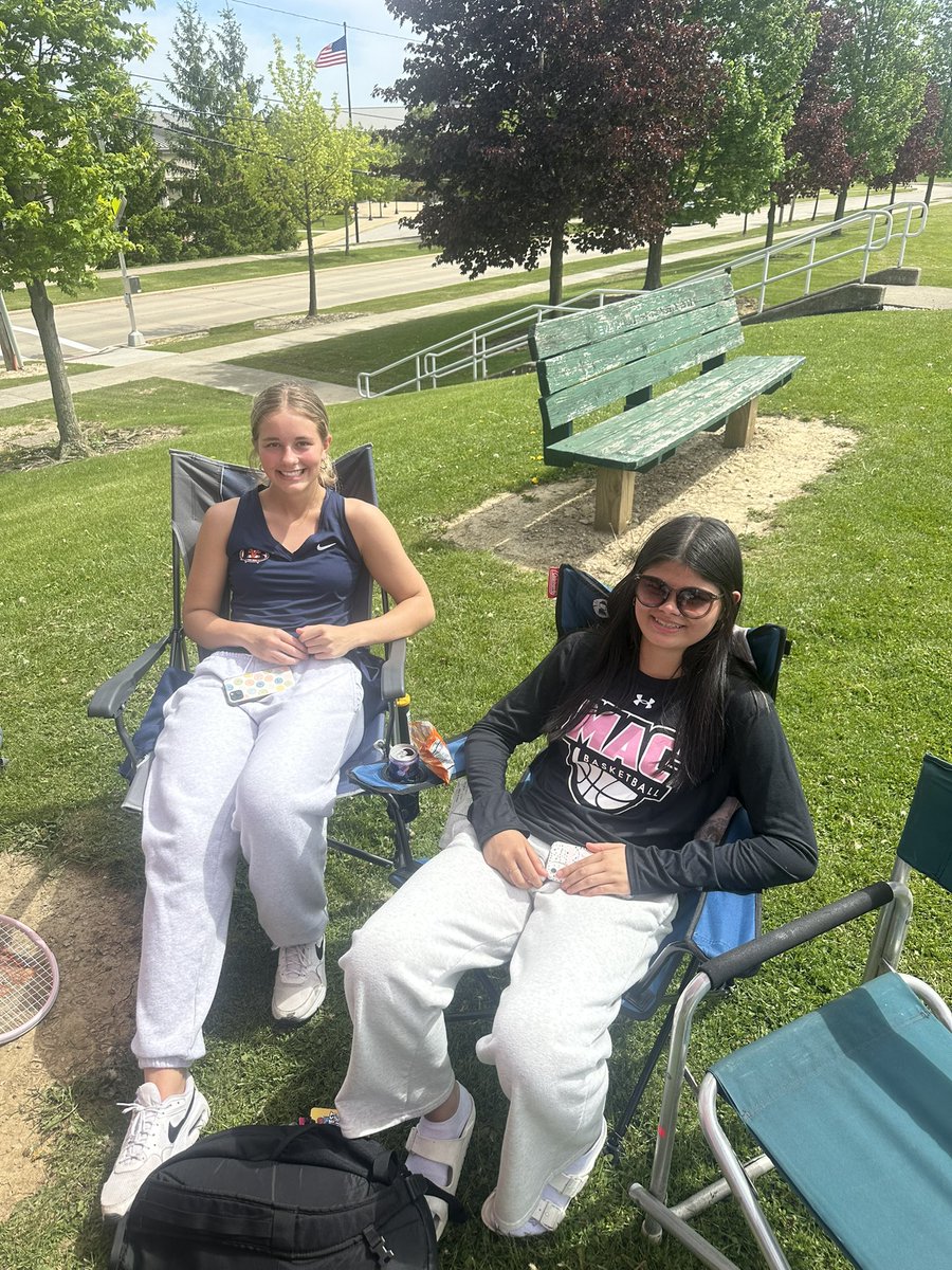 Frosh Lexi Hall shows great mental toughness with a 0-6 6-2 10-8 win over Valley Forge!! She moves on to Round 2!!!