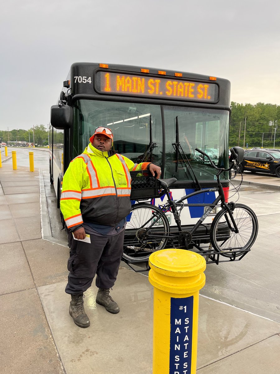 CMT St. Louis (@cmt_stl) on Twitter photo Bike to Work Week is an opportunity to make a bike part of your commute. With <a href="/SCCTransit/">St. Clair County Transit District</a>'s MetroBikeLink trail system, consisting of over 39 miles of trails connected to transit through 6 <a href="/STLMetro/">Metro</a> Transit Centers, it's never been easier to combine biking and transit for travel! Bike to Work Week is an opportunity to make a bike part of your commute. With <a href="/SCCTransit/">St. Clair County Transit District</a>'s MetroBikeLink trail system, consisting of over 39 miles of trails connected to transit through 6 <a href="/STLMetro/">Metro</a> Transit Centers, it's never been easier to combine biking and transit for travel!