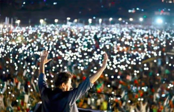 AafiIfaaaafi's tweet image. Imran Khan’s fight was never for power —
It was for justice.

#رہا_کرو_کپتان
@Team_IKF