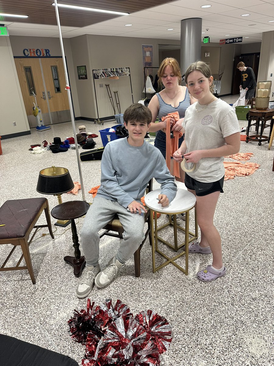 HHS Theater Department tweet media