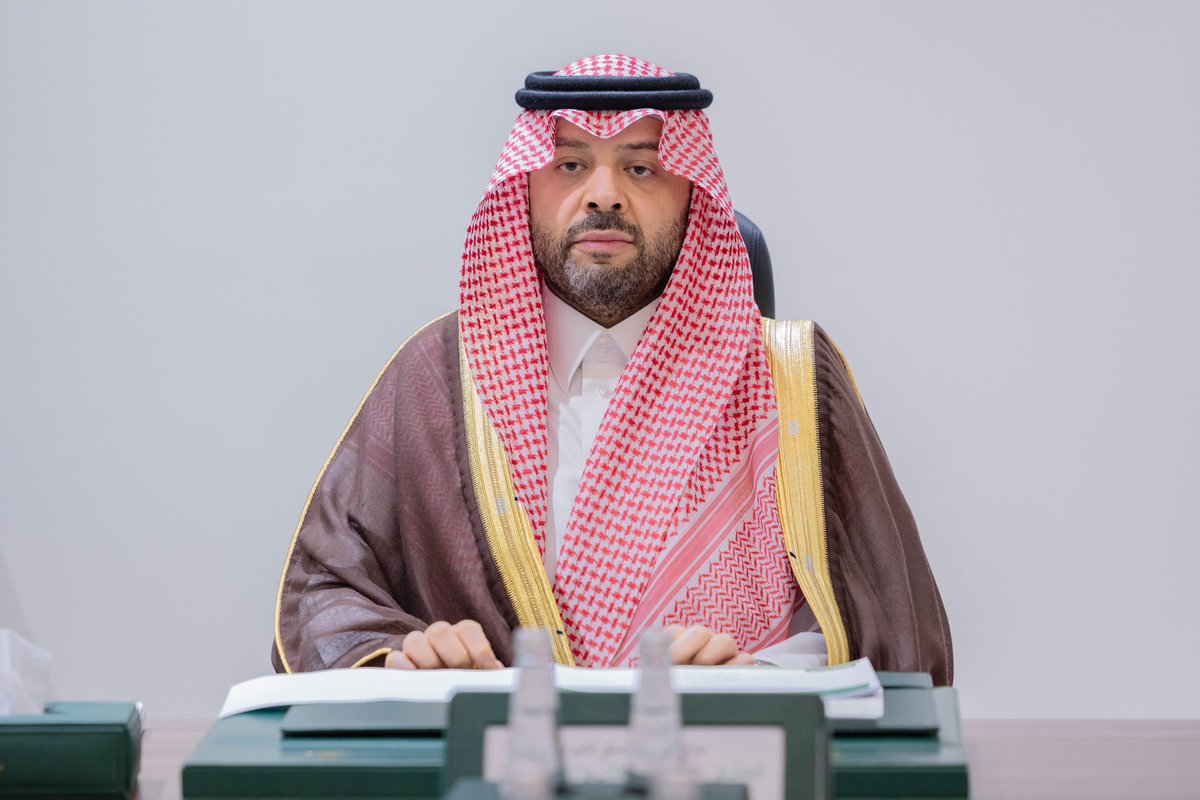سمو الأمير 
#فيصل_بن_خالد_بن_سلطان يترأس اجتماع لجنة إعداد الإستراتيجية الجديدة لجامعة الحدود الشمالية . 

spa.gov.sa/N2316558