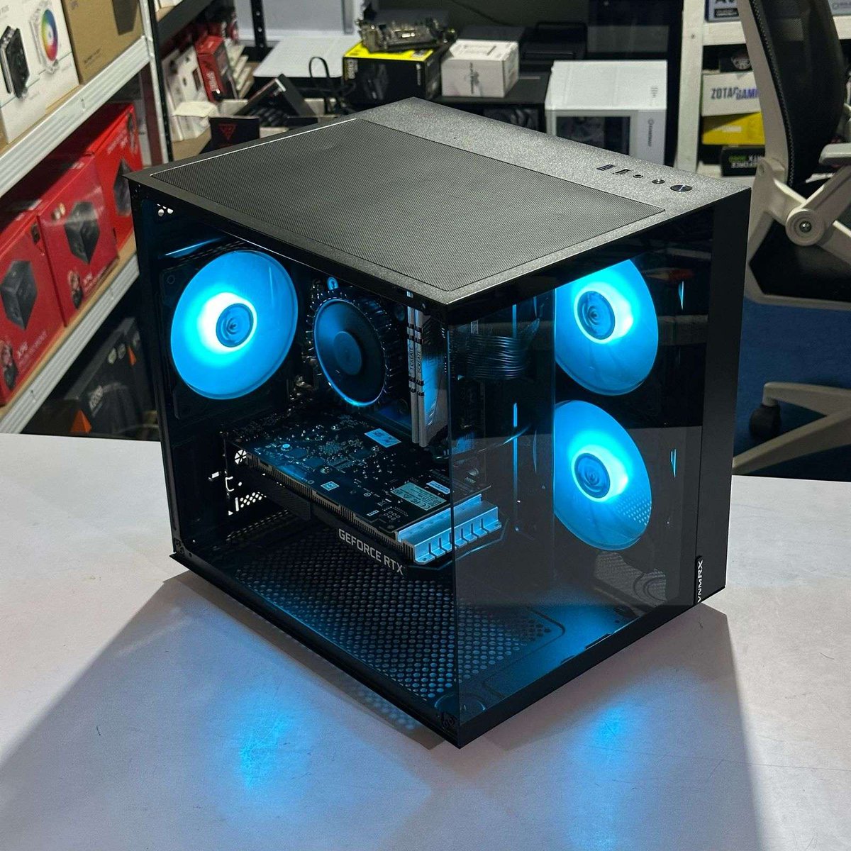TempusGenesisW3's tweet image. Here we go again, we've sponsored our second scholar @mozarellave with a custom Tempus Genesis PC to join our journey in @RavenQuestGame! 🎉
We're so grateful to have her in with us for so long, and we're looking to continue crushing it together! 👊
Join the TG family:…