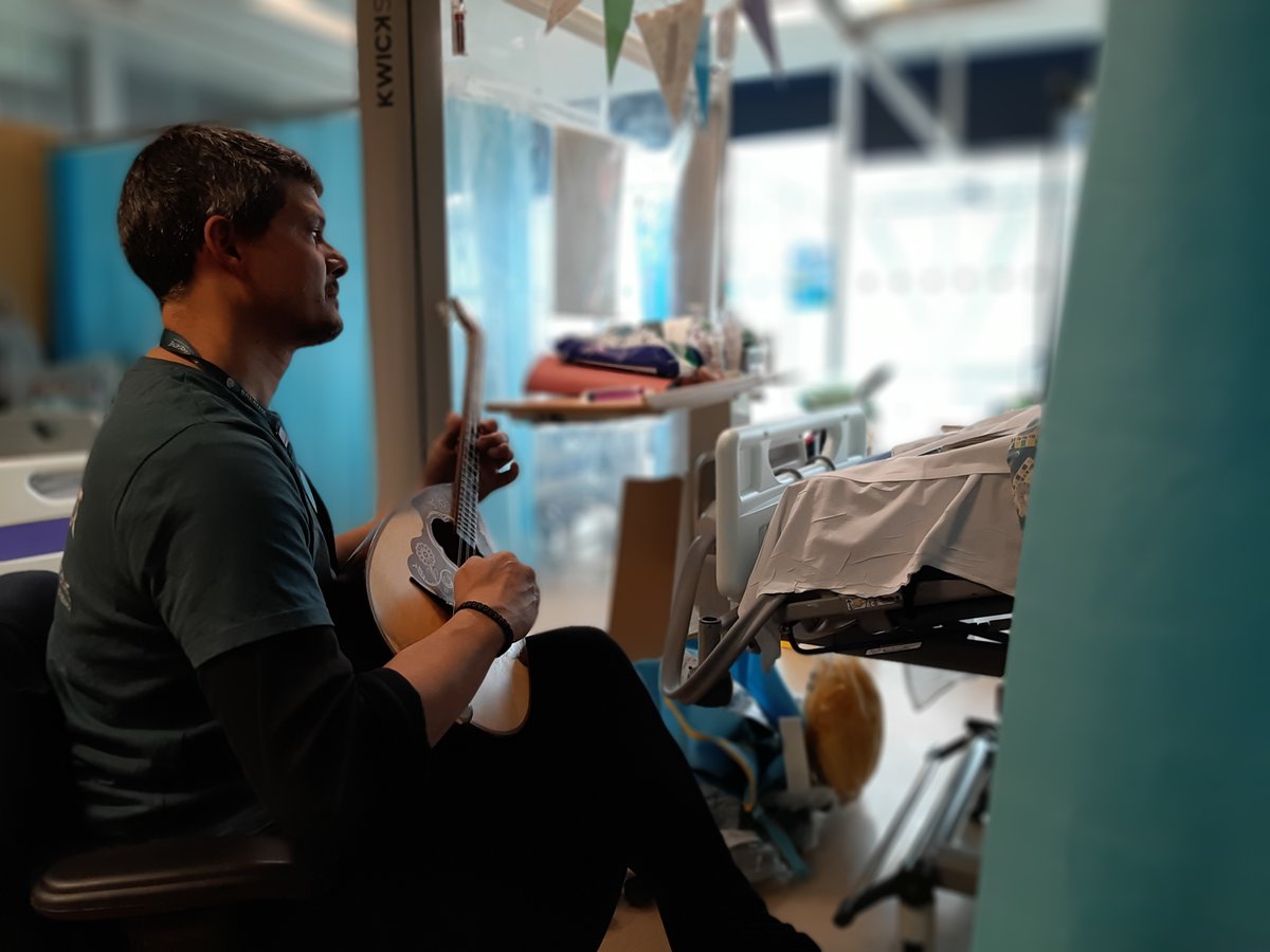 We’re delighted to announce that today marks the return of Breathe’s Resident Musicians to the Evelina London Children’s Hospital 😍 with our talented musicians once again creating moments of calm, joy, and connection for children, families, and staff. 🎶