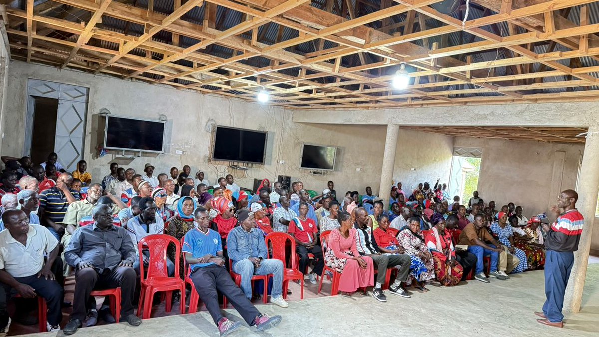 Hapa ni Musoma mjini leo 12,5,2025 kwenye kikao cha ndani

Kuna mtu anasema ataiuwa chadema 
Afikilie upya 
Wale wanaogawa pesa za kodi kutaka kuiuwa chadema  wazipeleke kwenye miradi ya maendeleo
