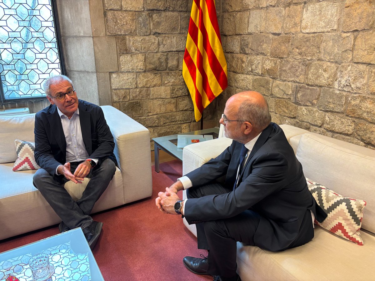 📍 El conseller <a href="/jduch/">Jaume Duch</a> s’ha reunit amb Koke Pursals i Jordi Díaz, president i director d’<a href="/EADABusiness/">EADA Business School</a>, una de les principals escoles de negocis de Barcelona

🌍 Han valorat la contribució d’aquest centre en la internacionalització de Catalunya com a hub d'estudis econòmics