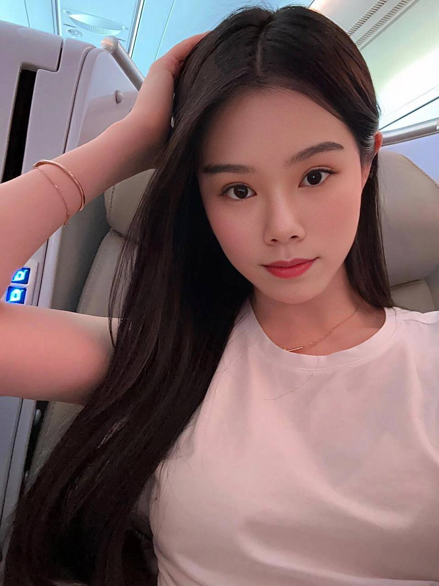 Ella tweet media