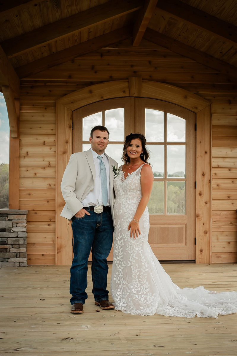 HarrisLeather's tweet photo. We would love to extend our congratulations to Clint and Kari Mathis on their beautiful wedding! Kari had the sweetest vision to have us make a custom handmade, hand engraved, sterling silver and gold belt buckle for Clint. Eddie's design brought Kari’s vision to life! 💐 https://t.co/qgewU8gYHr