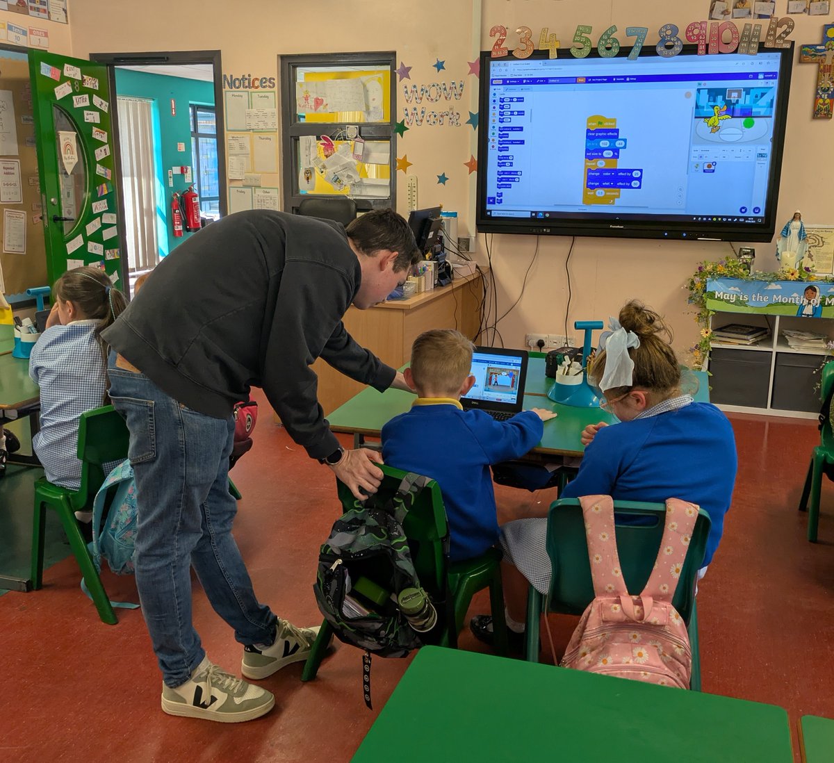 mulgrew_ciara's tweet image. Pupils from Our Lady Queen of Peace PS have just finished their @bitcni #TimeToCode sessions with their super #volunteer from @apexfintech Volunteers & organisations are what make our programmes possible #EmployerSupportedVolunteering #InspiringFutureGenerations 🧑🏼💻❤️👨🏻💻