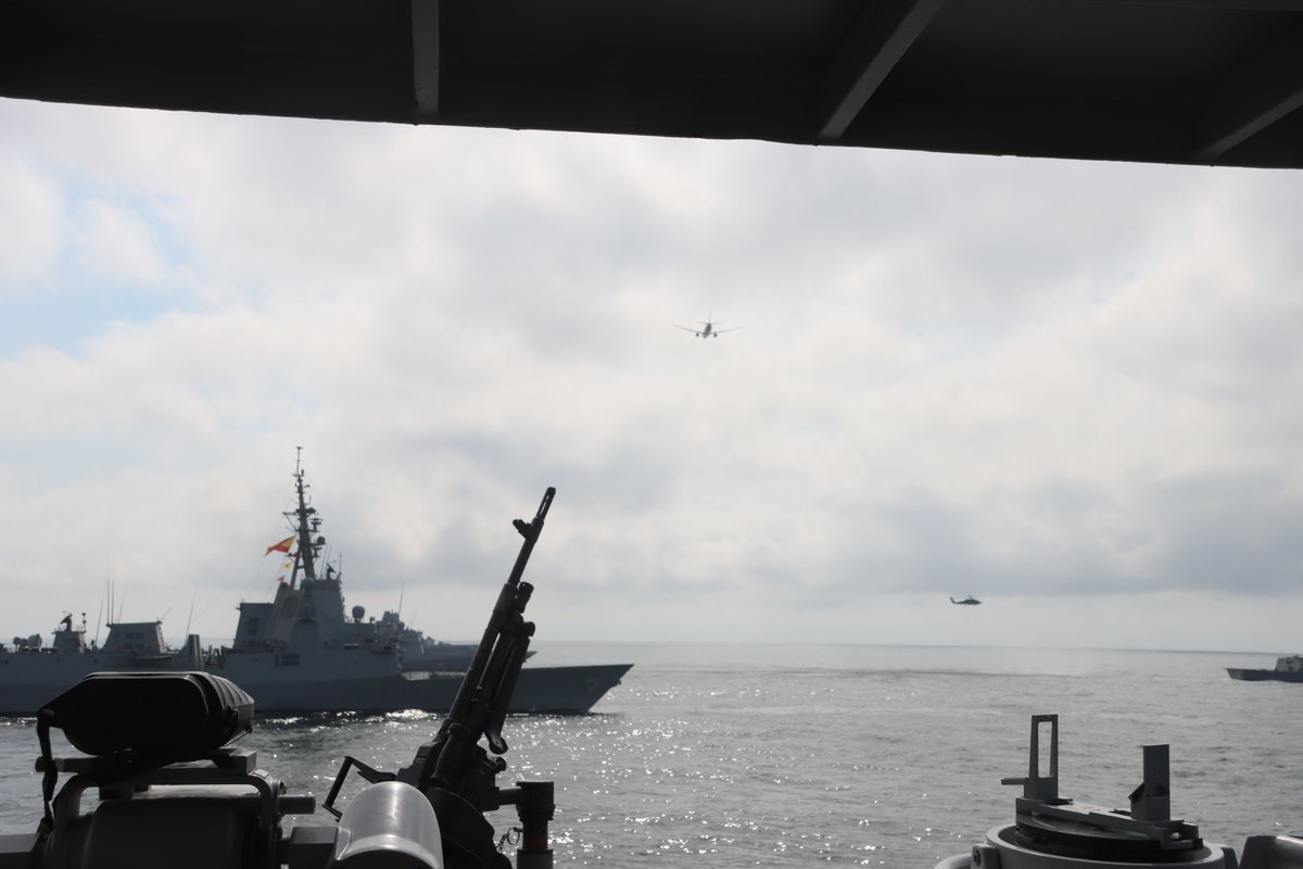 JFCNorfolk's tweet photo. At sea, on land and in the air - @NATO Allies continue to participate in @USNavyEurope and @STRIKFORNATO's #FormidableShield25, the premier joint Air and Missile Defence event in @NATO.

Real missiles. Real targets. #WeAreNATO https://t.co/MqQKUGccYH