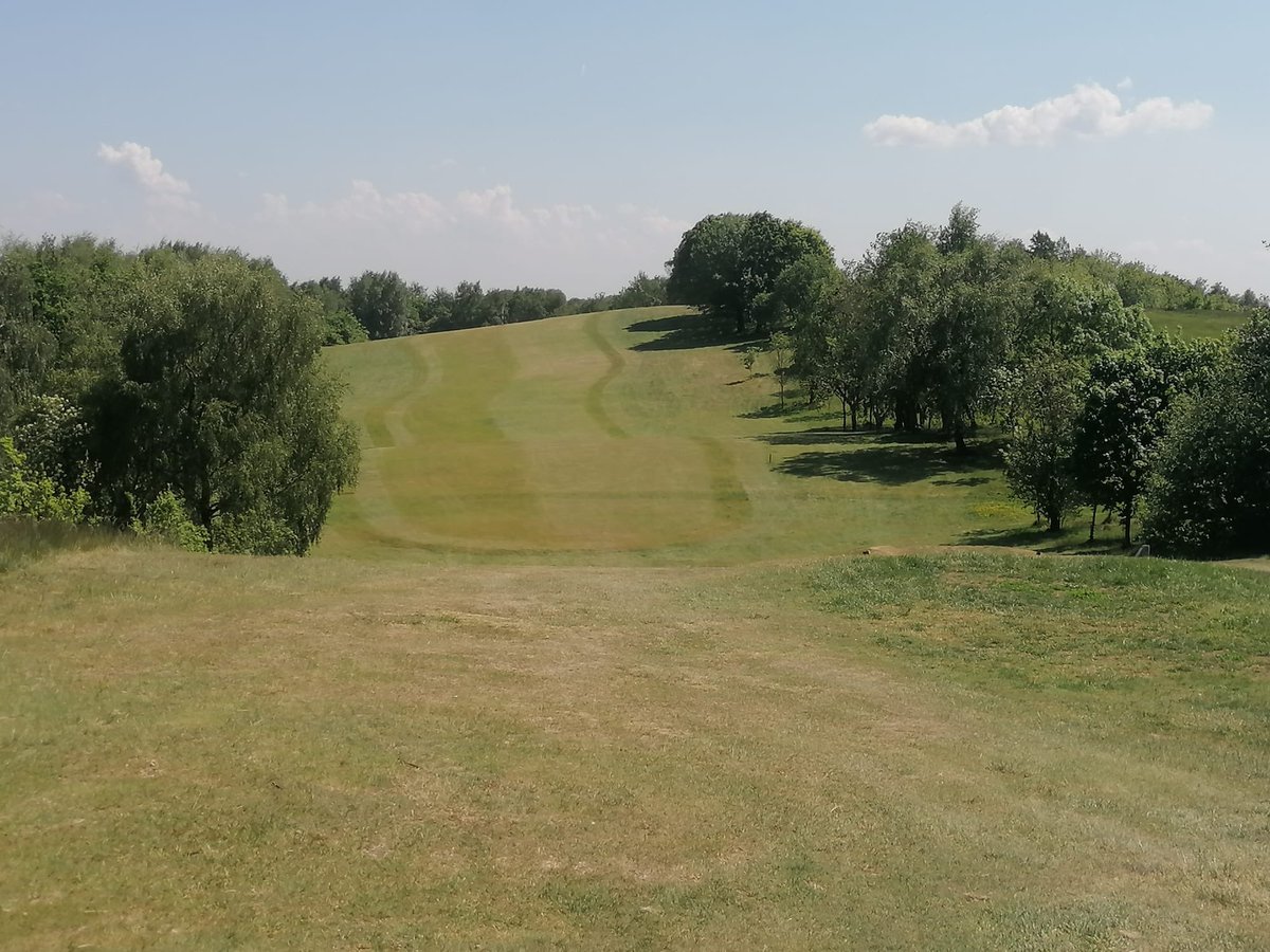 ParkHeaton's tweet photo. Sunny Manchesterโฆโณ๏ธโ๏ธ #mondaygolf https://t.co/9arWN3ufqy