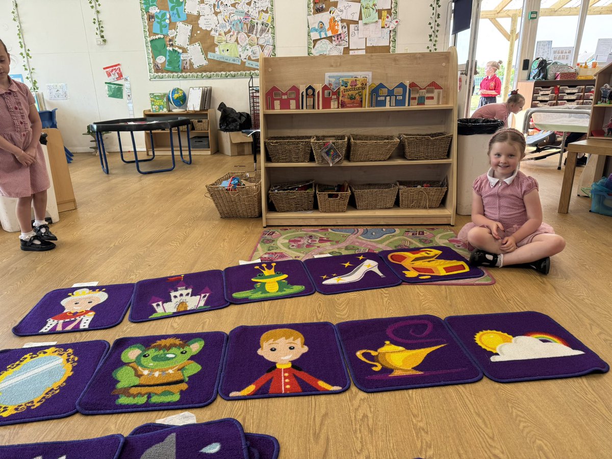 Reception at Redgate Primary School (@recepredgate) on Twitter photo Using our story telling mats to help us create our own stories! <a href="/Redgate_Primary/">Redgate Primary</a> #RCPENGLISH Using our story telling mats to help us create our own stories! <a href="/Redgate_Primary/">Redgate Primary</a> #RCPENGLISH