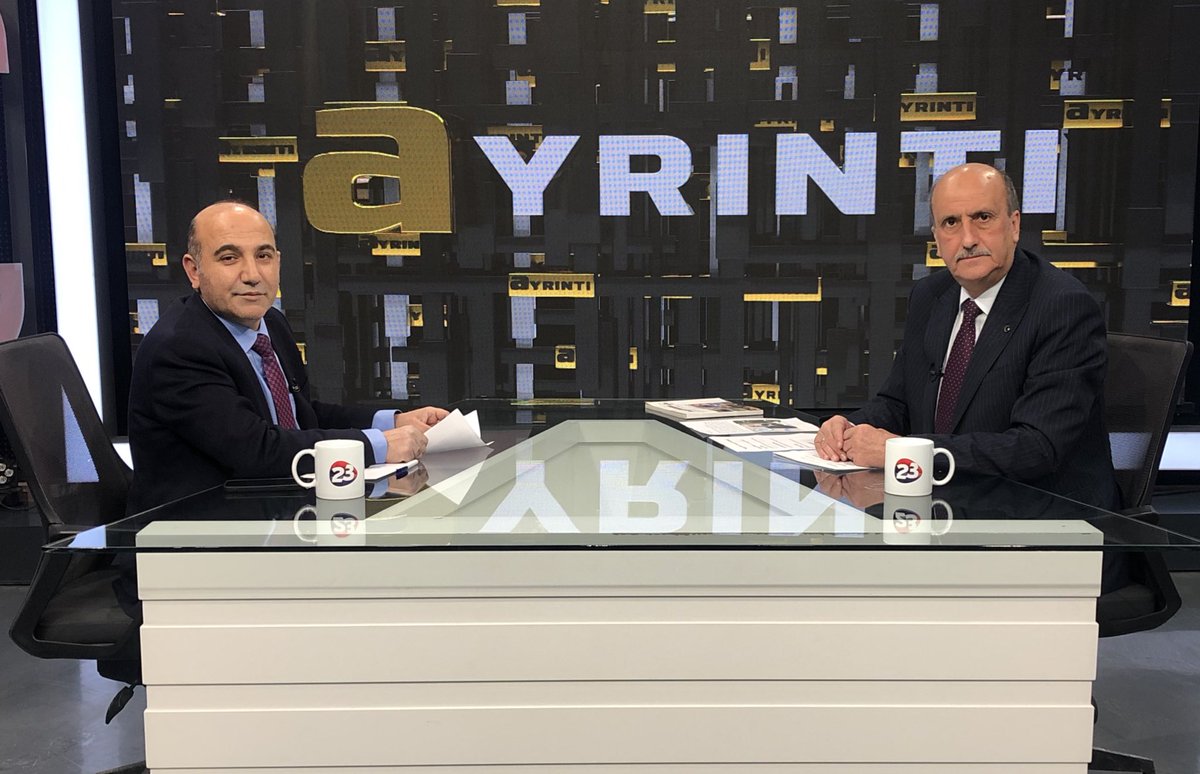 Kanal 23 Genel Yayın Yönetmeni Sayın Arif Çakmak’ın vefat haberini büyük bir üzüntüyle öğrenmiş bulunmaktayım.

Sadece gazeteci değil aynı zamanda dost canlısı, kibar bir insandı. 

Merhum Arif Çakmak’a Allah’tan rahmet, kederli ailesine ve tüm sevenlerine sabırlar diliyorum.