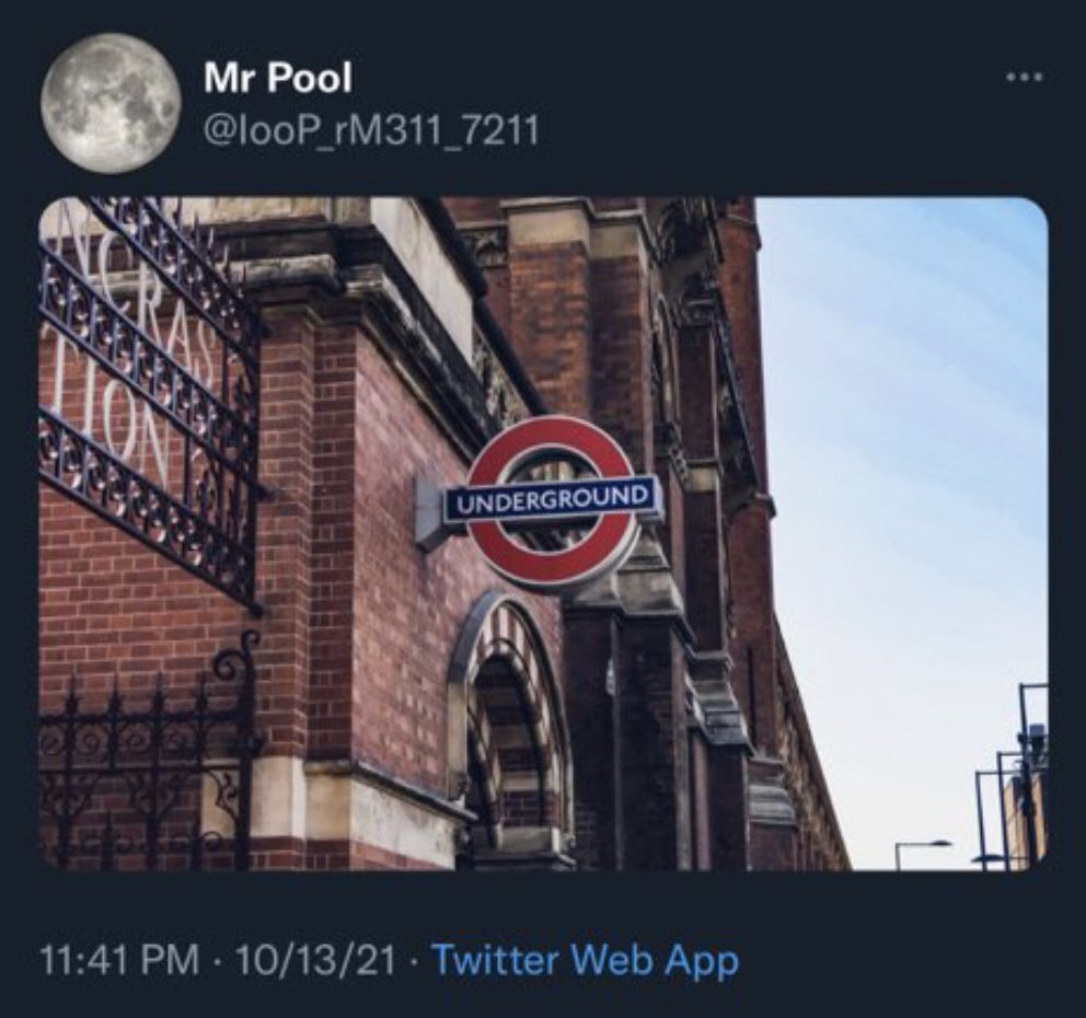 stackdrops's tweet image. London Underground lol
