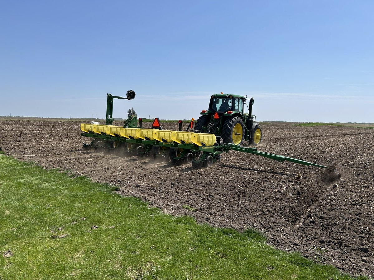 ✅ E3 soybean plot with Gold Star FS in Aledo, IL!