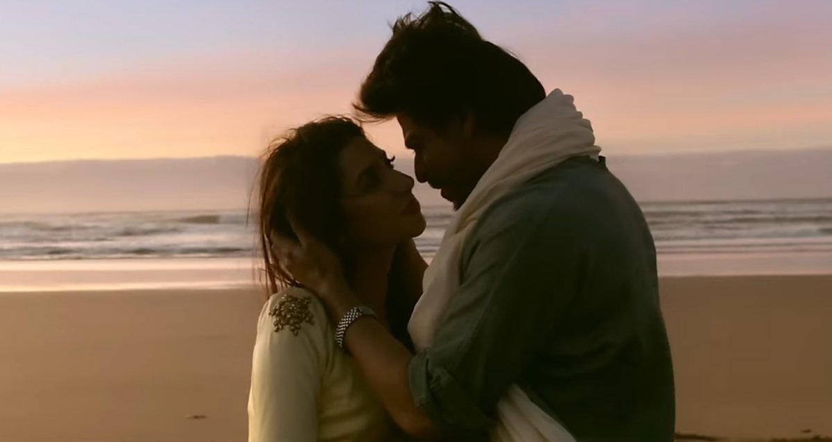Alizeh84's tweet image. I can still see Mahira Khan with Srk on youtube! HURRY, do something! ☠️☠️🏃