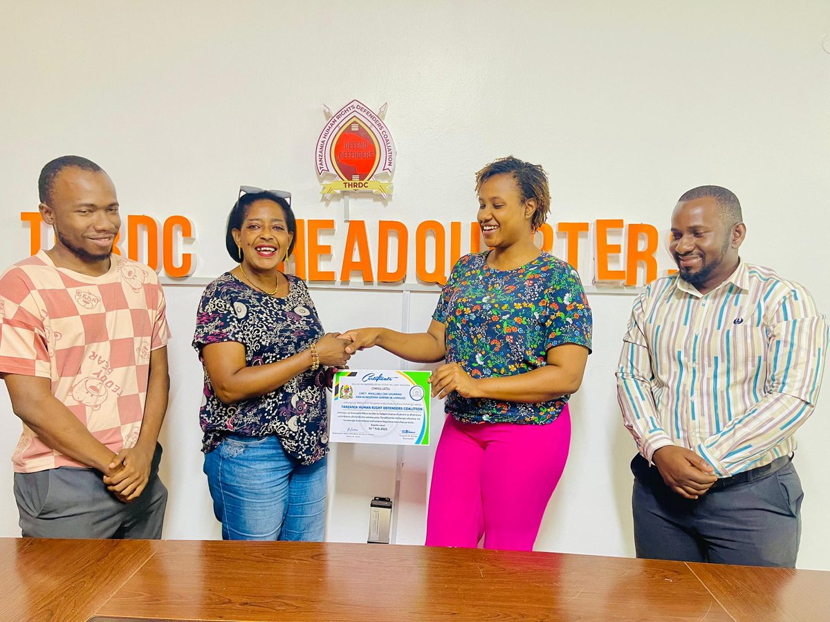 🔹 ZIARA YA SMAUJATA KATIKA OFISI ZA THRDC – 12 MEI 2025 🔹

Leo, tarehe 12 Mei 2025, Shujaa wa Maendeleo na Ustawi wa Jamii Tanzania (SMAUJATA) ilifanya ziara rasmi katika ofisi za Mtandao wa Watetezi wa Haki za Binadamu Tanzania (THRDC) jijini Dar es Salaam, kwa lengo la