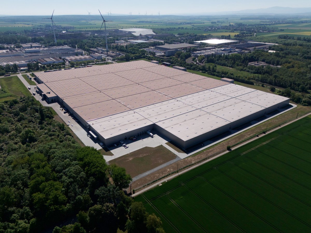 europawire's tweet image. MAN’s New #Logistics Center Expansion Sets Stage for Future of Electric and #HydrogenTrucks news.europawire.eu/man-expands-sa… #Electrictrucks @MANtruckandbus