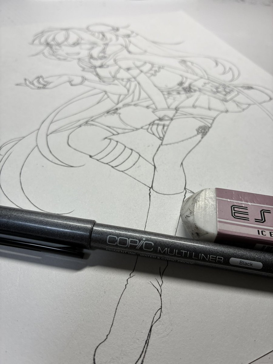 ペン入れ終わったんですがねー
紙の毛羽立ちMAXなので
塗ってみてダメだったら
描き直しですねー
(    ˙-˙ )φ__