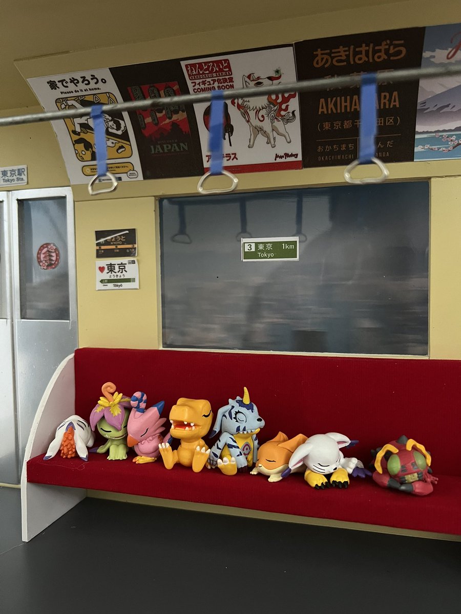 yoshi_sudarso's tweet image. Here’s the babies w the moving train backdrop. Makes it feel so much more alive 🥰