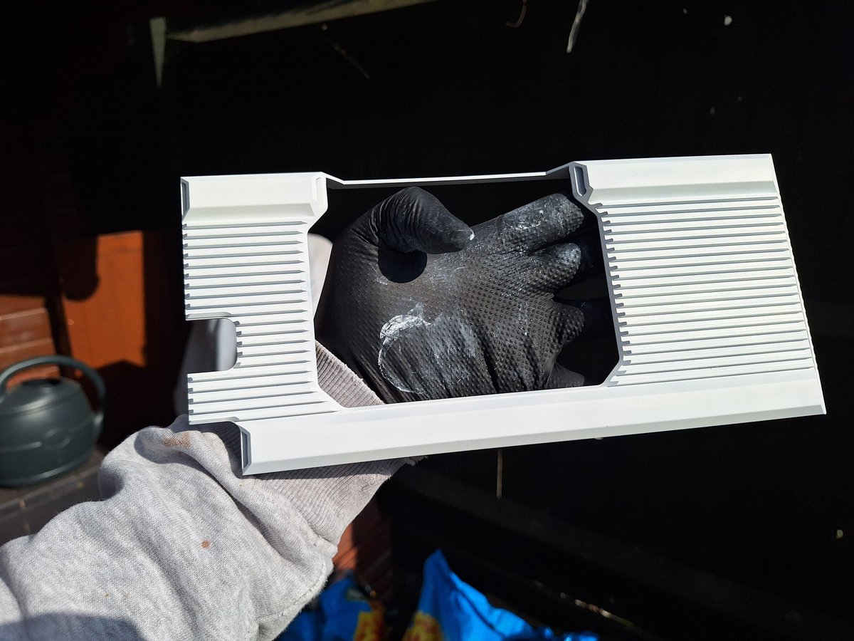 #corsair doesn't make anything in white without paying for brand new stuff so her we go. 2nd/1st layer plastics and metal bits respectively.