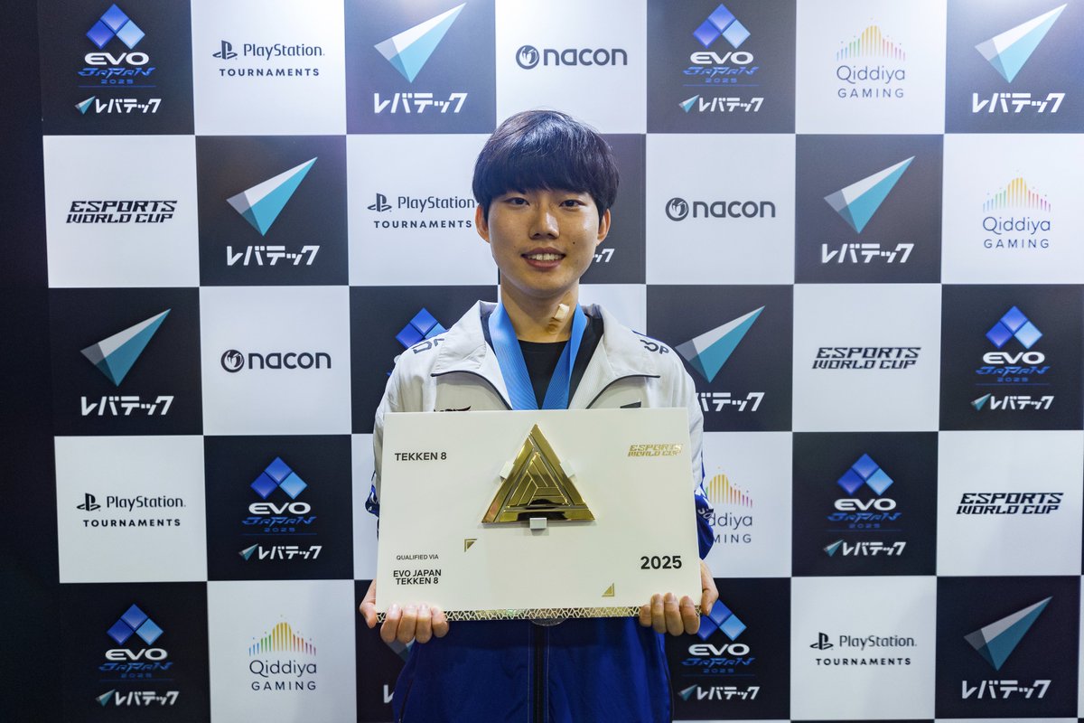 Mulgold_tekken's tweet image. Evo japan 2nd place &amp;amp; EWC qualified! I am really happy that make good result at EVO Japan!
 I want to keep working hard and make good results in the upcoming tournament !! Thanks for cheering me!
무릎형 우승 축하드립니다. Congratulation KNEE!!! 
숭배합니다 INFESTED🤣