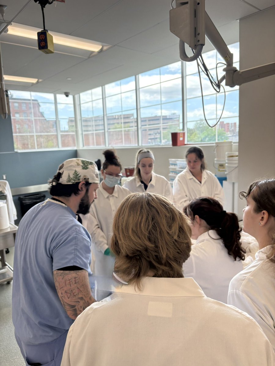 See one, do one, teach one! Our residents had the privilege of helping Dr. Kheirbek teach a trauma workshop to PA students at JWU. It was an awesome opportunity- we love sharing our knowledge to provide compassionate patient care. 🩺