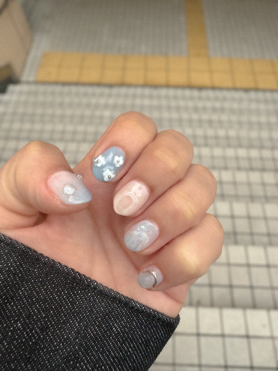 tamapyon___'s tweet photo. お気に入りネイルコレクション💅 https://t.co/xuWVKXh73E