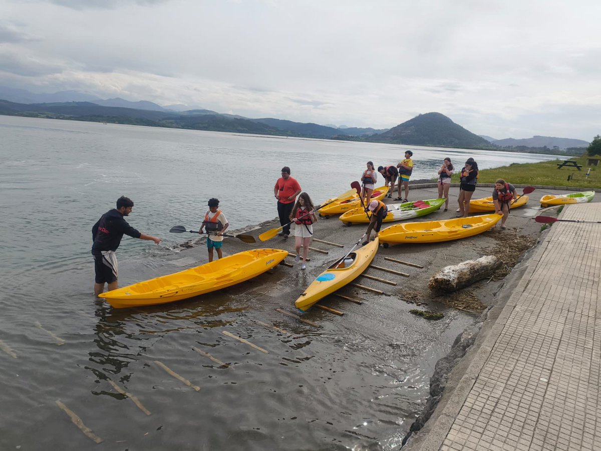 Sanjose (@sanjosesantan) on Twitter photo Hoy comenzamos una aventura inolvidable,los alumnos de 6° de Primaria pasaremos los tres próximos días,en el Albergue de Aras.Hoy nos ha tocado sesión de surf en Berria y por la tarde de sesión de vela y de canoa. Mañana os continuaremos compartiendo la experiencia. <a href="/FundEducere/">Fundación Educere</a> Hoy comenzamos una aventura inolvidable,los alumnos de 6° de Primaria pasaremos los tres próximos días,en el Albergue de Aras.Hoy nos ha tocado sesión de surf en Berria y por la tarde de sesión de vela y de canoa. Mañana os continuaremos compartiendo la experiencia. <a href="/FundEducere/">Fundación Educere</a>