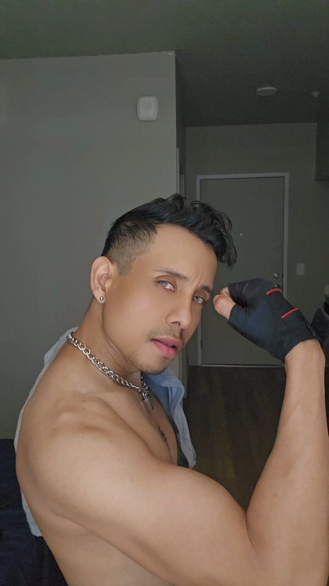 training at home..😉😏💪