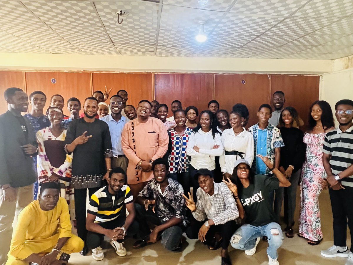 AyobamiVictory's tweet photo. On Saturday, April 12th, 2025, I had the incredible privilege of organizing the Ekiti Entrepreneurs Meetup — a transformational gathering for business minds in Ekiti State.

#Entrepreneur #BusinessNetworking https://t.co/zysxidqAsj