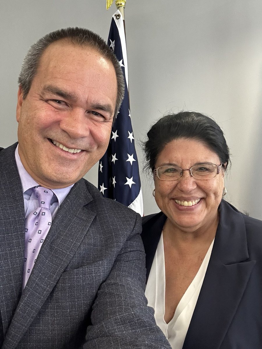 Negociado de Energía de Puerto Rico (@energianepr) on Twitter photo Discussing short, medium and long term Puerto Rico’s energy needs with Tina Francone, Senior Advisor, Grid Deployment Office, <a href="/ENERGY/">U.S. Department of Energy</a>
Discutiendo las necesidades energéticas de PR a corto, mediano y largo plazo con Tina Francone, asesora principal del GDO del <a href="/ENERGY/">U.S. Department of Energy</a> Discussing short, medium and long term Puerto Rico’s energy needs with Tina Francone, Senior Advisor, Grid Deployment Office, <a href="/ENERGY/">U.S. Department of Energy</a>
Discutiendo las necesidades energéticas de PR a corto, mediano y largo plazo con Tina Francone, asesora principal del GDO del <a href="/ENERGY/">U.S. Department of Energy</a>