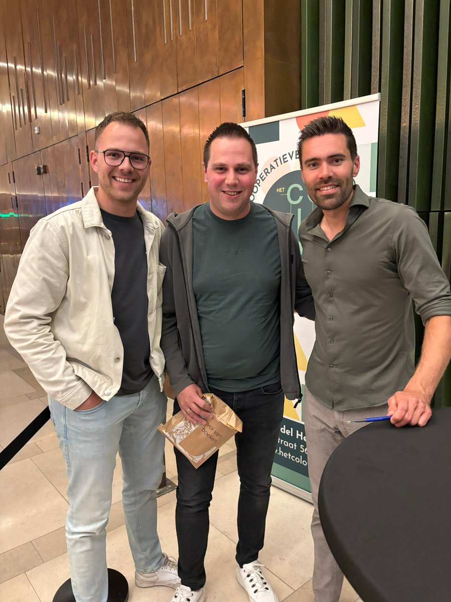 alderliestenST's tweet photo. Fantastische theater show van Tom. Dikke aanrader. Wat een sportman, wat een legend #giro #tommeke #musis https://t.co/nnxizQnkVd