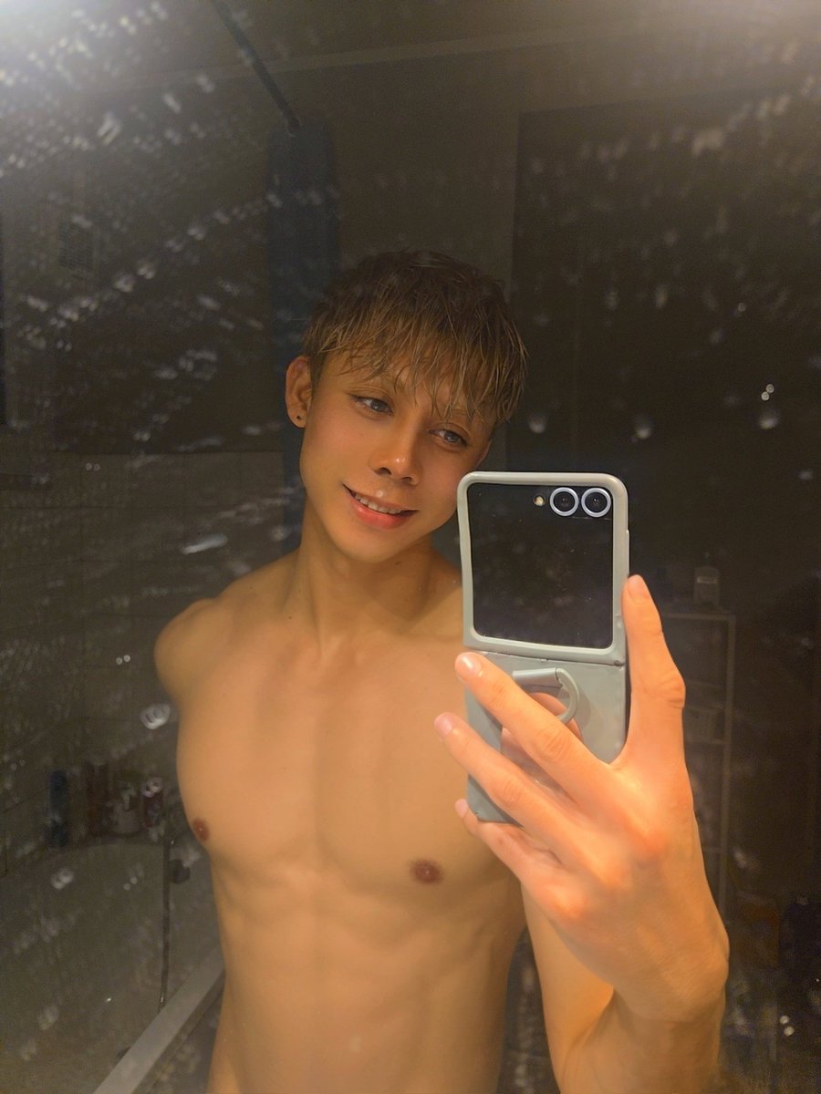 XElite_Austin's tweet photo. "Lost tweet looking for love. RT to adopt!" Follow me 🥰 https://t.co/eunOTiun7b