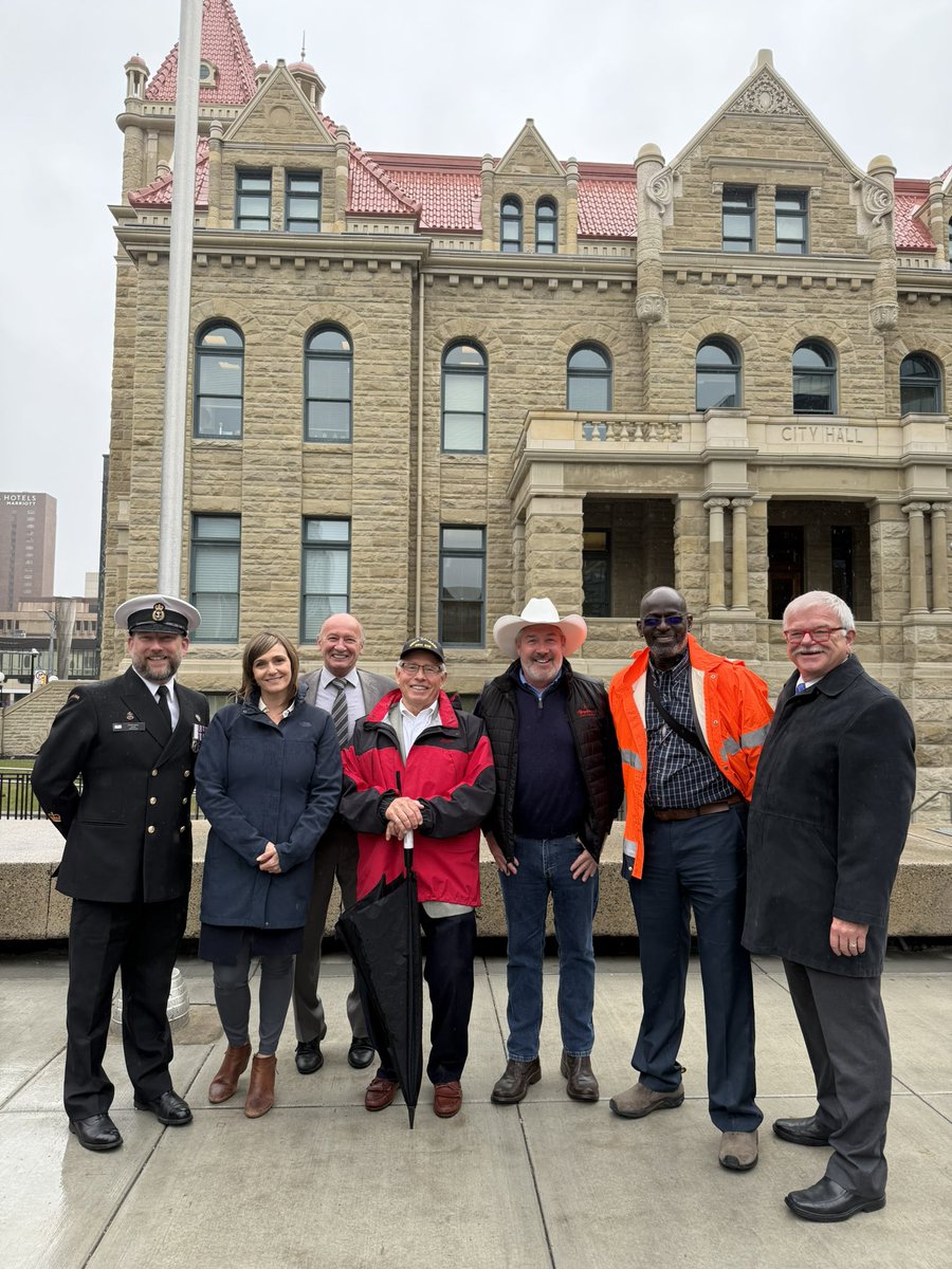 This morning at City Hall, we raised the Royal Canadian Navy flag to honour HMCS Calgary and recognize the important relationship between our city and the ship that proudly carries our name.

Thank you to the sailors and leadership of HMCS Calgary for your service, strength, and