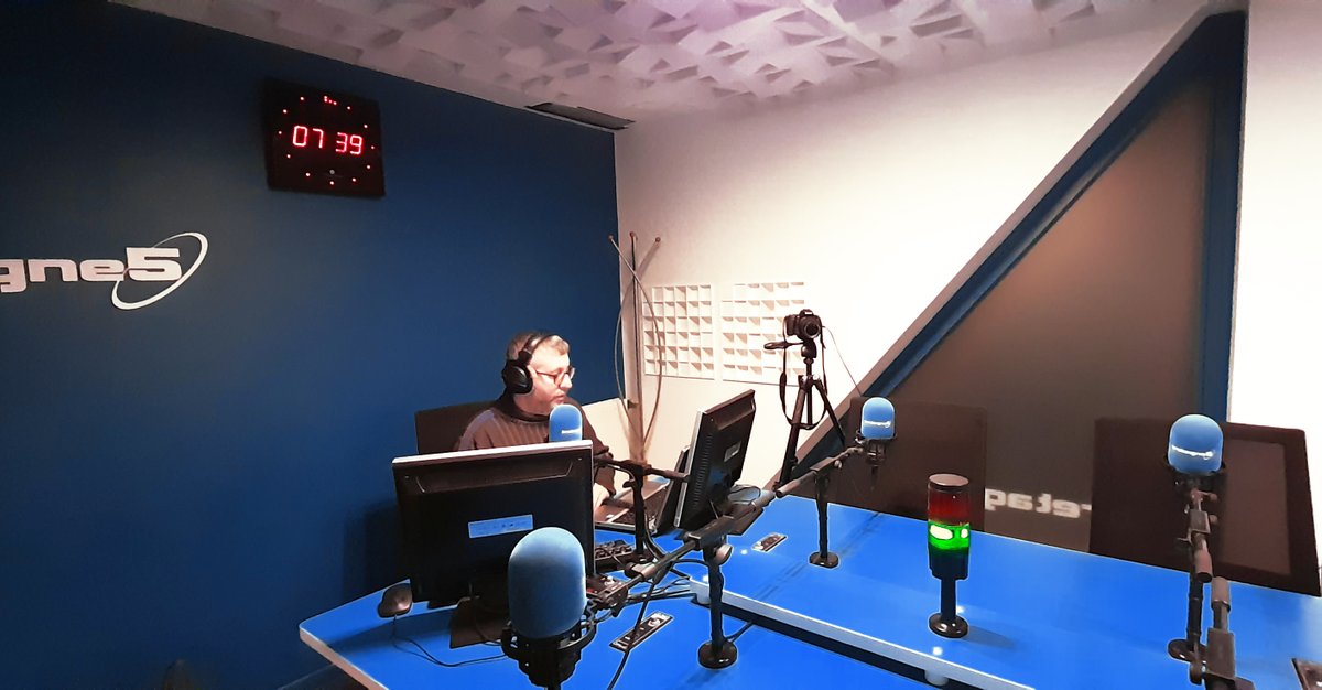 Bretagne 5 (@radio_bretagne5) on Twitter photo Bon début de journée à l'écoute #Bretagne5Matin, la #Matinale de Bretagne 5. Au programme ce mardi :
👉 La météo avec <a href="/MeteoBretagne/">Météo Bretagne</a>
👉 à 7h47 La météo marine
👉 à 7h52 Destination commune
👉 à 8h15 L'invité politique de #Bretagne5
➡️ l'information tous les 1/4 d'heure Bon début de journée à l'écoute #Bretagne5Matin, la #Matinale de Bretagne 5. Au programme ce mardi :
👉 La météo avec <a href="/MeteoBretagne/">Météo Bretagne</a>
👉 à 7h47 La météo marine
👉 à 7h52 Destination commune
👉 à 8h15 L'invité politique de #Bretagne5
➡️ l'information tous les 1/4 d'heure