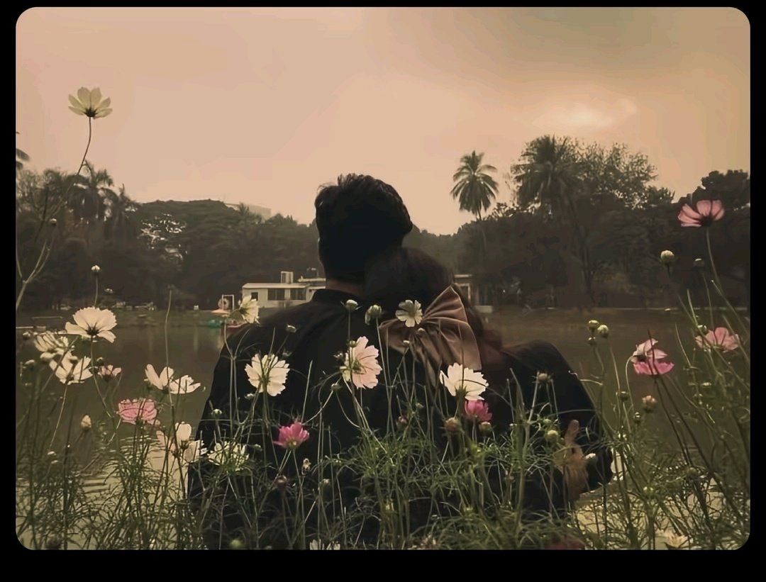 Çiçek açmadıysa baharı sen değilsindir.

Kim bilir belki de senin baharında artık hiç bir çiçek açmayacaktır.🍂💔