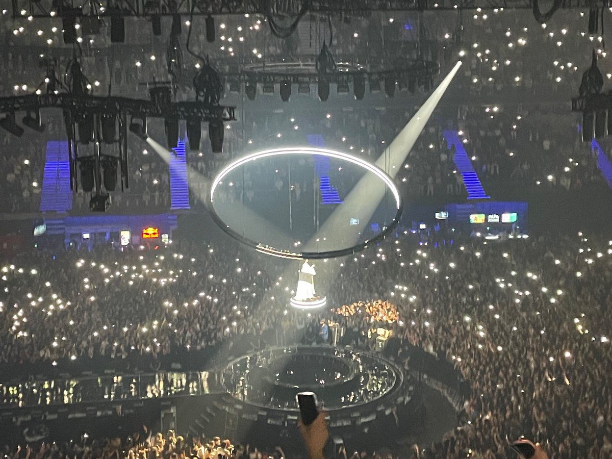 #dualipa #RadicalOptimismTourMadrid