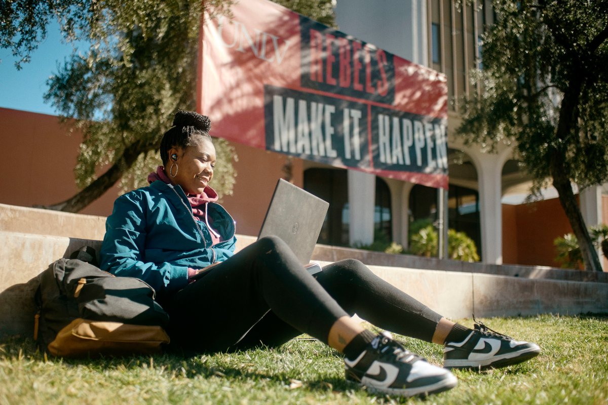 Sun’s out, study’s on ☀️📚

#UNLV #RebelsMakeItHappen #UNLVBound