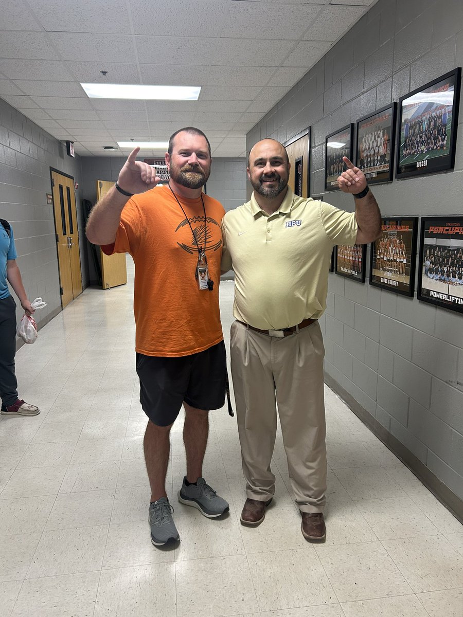 Will (@coachsnyde) on Twitter photo Great meeting <a href="/HPUFootball/">Howard Payne University Football</a> Alum and <a href="/PineFootball/">Springtown Football</a> OC <a href="/CoachTJones08/">Tayler Jones</a>! Thank you for letting the Swarm come by!!
#StingEm Great meeting <a href="/HPUFootball/">Howard Payne University Football</a> Alum and <a href="/PineFootball/">Springtown Football</a> OC <a href="/CoachTJones08/">Tayler Jones</a>! Thank you for letting the Swarm come by!!
#StingEm