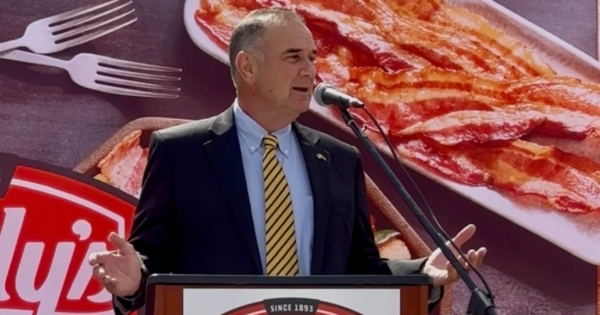 StJoeChamber's tweet image. Daily's Premium Meats will expand in St. Joseph with an estimated $95 million capital investment and will hire about 115 new employees. To learn more, see this site: choosesaintjoseph.com/dailys-premium… #sjchamber @economicdevelopment #mojobs