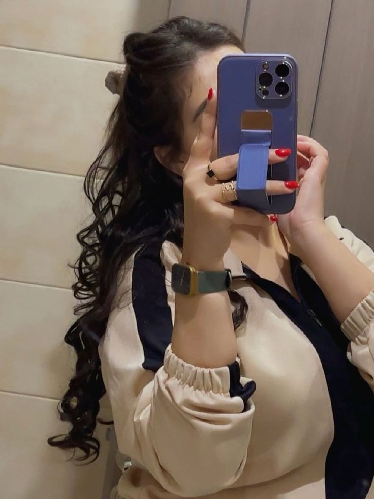 نحن مدينون بالحب لمن يجعلنا استثناء دائمــــاً 🦋...!!♡